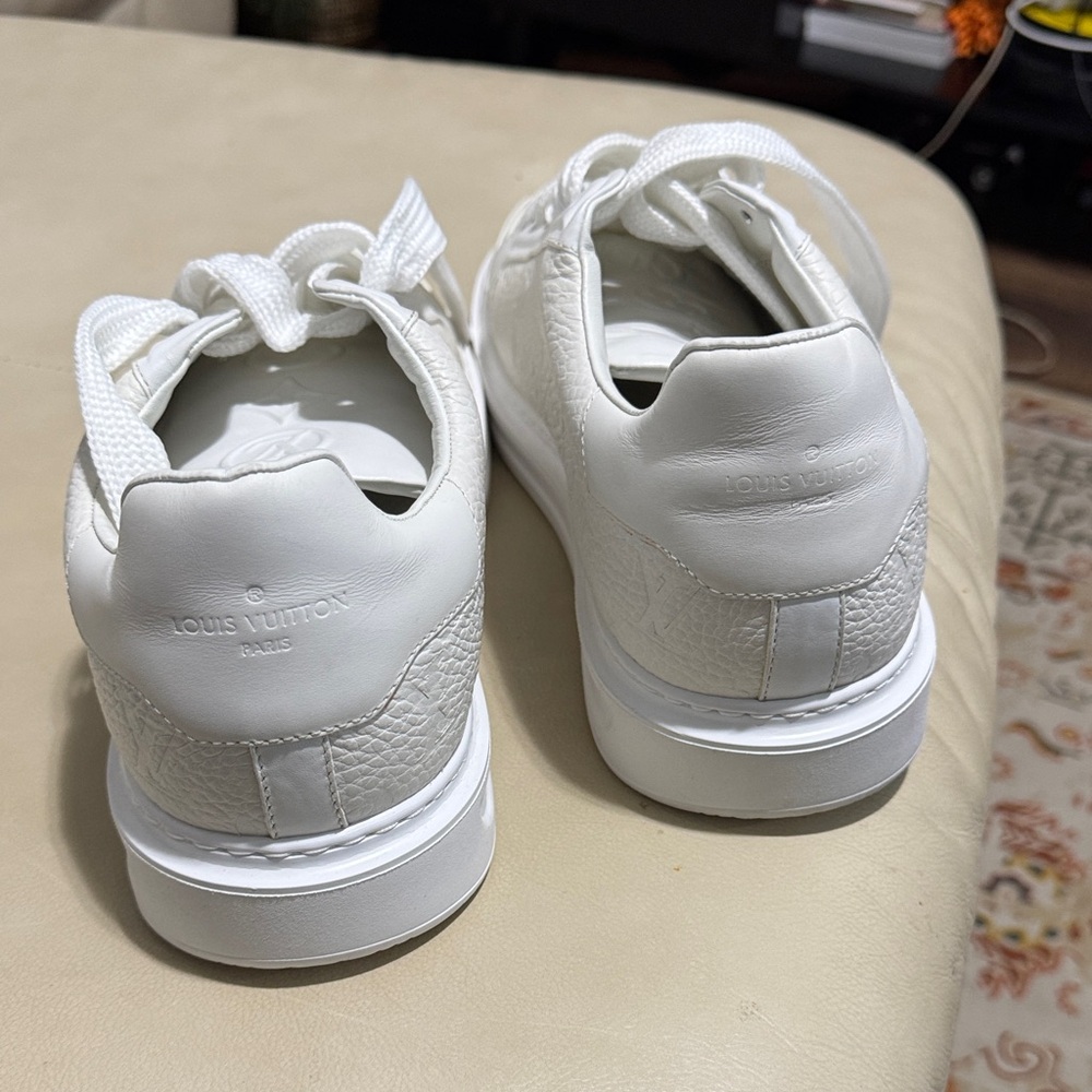 Louis Vuitton White Textured Leather Low-Top Sneakers - Picture 5 of 10